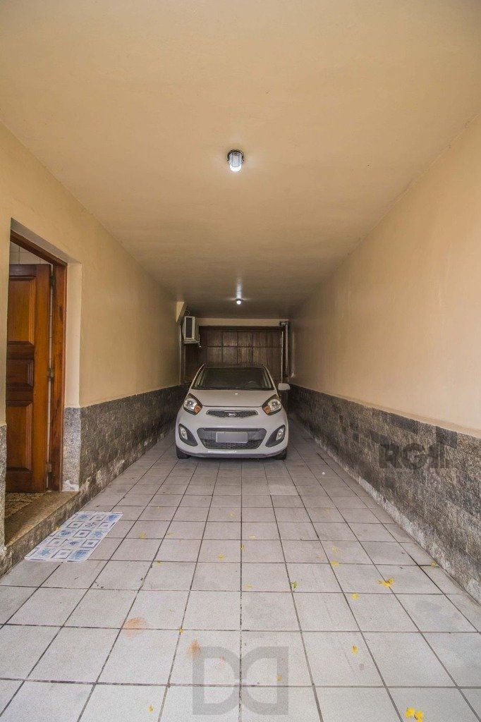 Casa de 329m² - 4 dormitórios, 1 suíte, 6 vagas no bairro Vila Jardim — foto 23