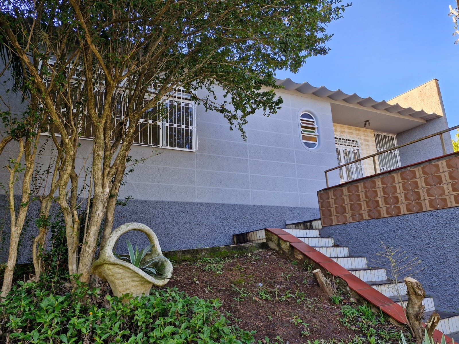 Casa 3 dormitórios, 3 banheiros, bairro Teresópolis. — foto 1