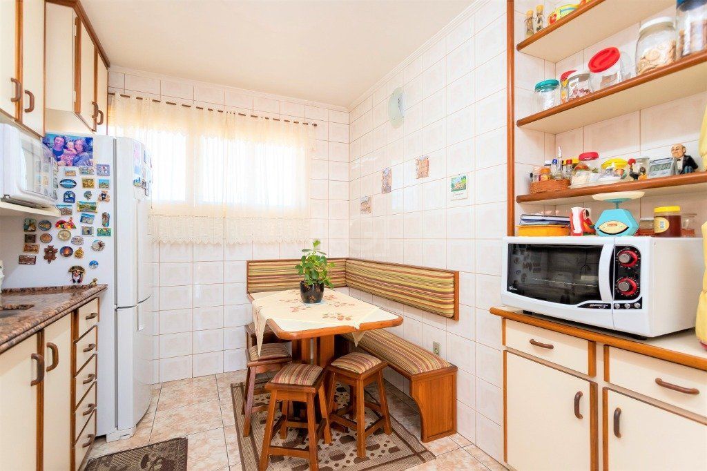 Casa para Venda - 228m², 4 dormitórios, sendo 1 suites, 5 vagas - Teresópolis — foto 15
