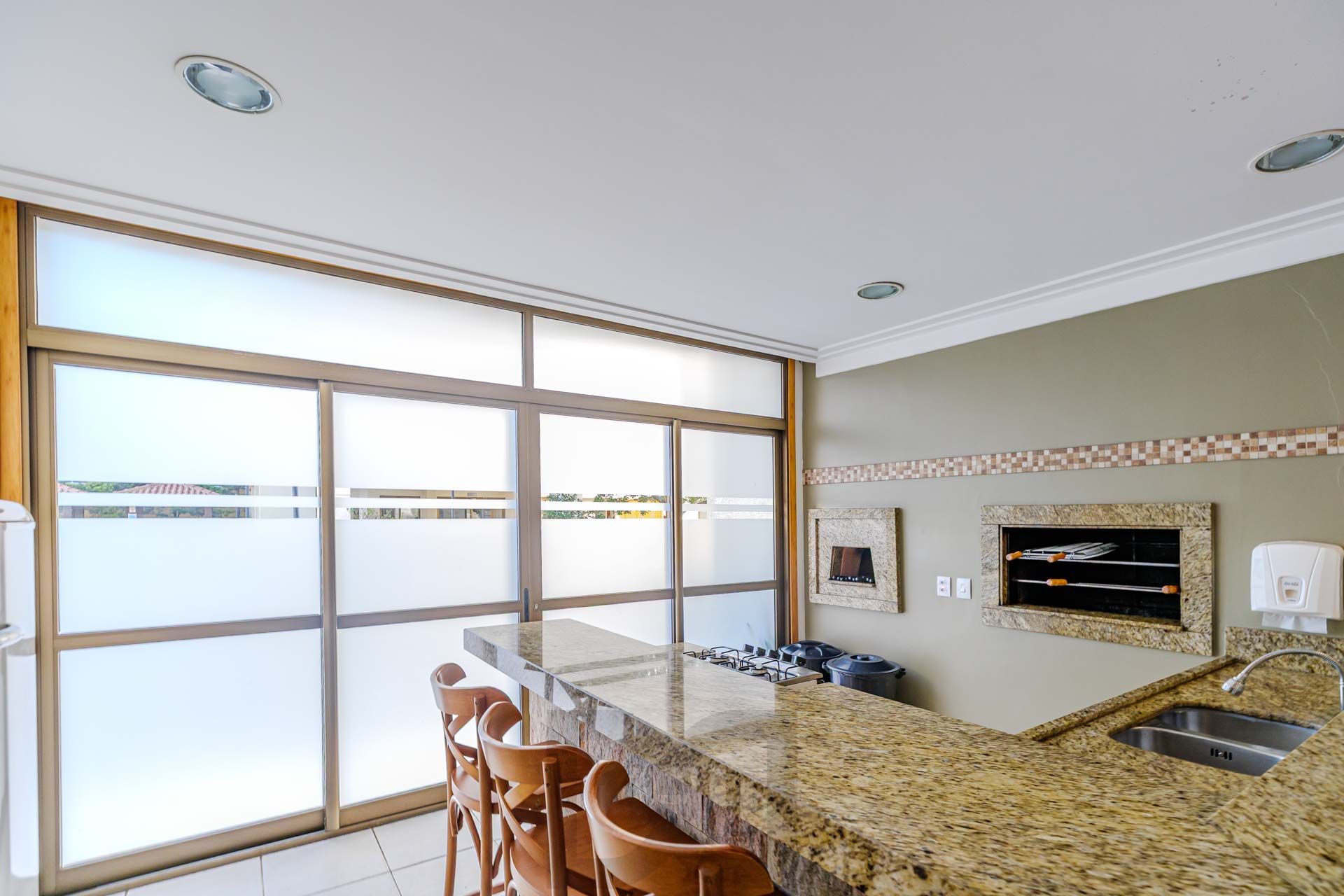 Apartamento para Venda - 93.43m², 3 dormitórios, sendo 1 suites, 2 vagas - Teresópolis — foto 48