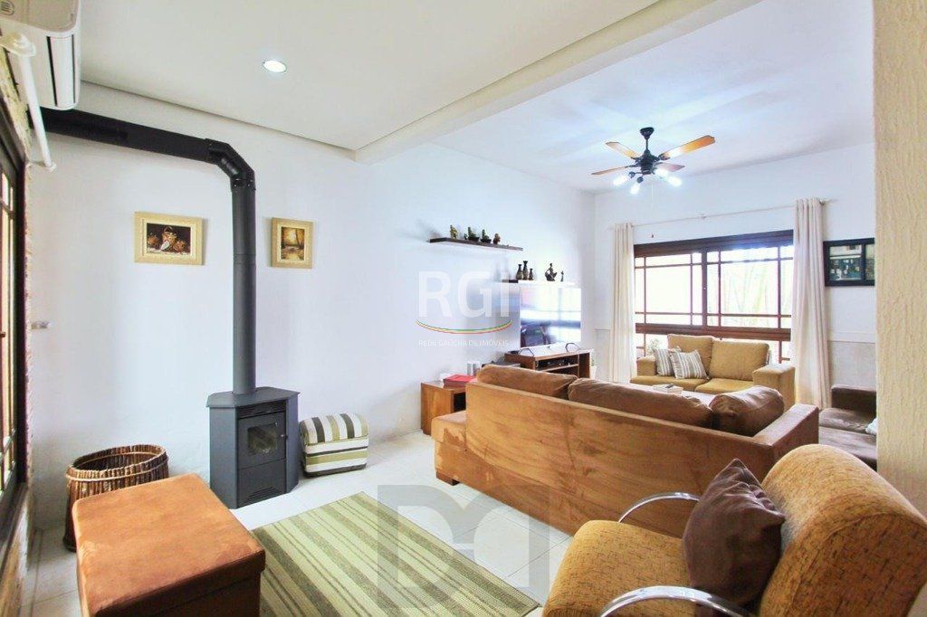 Casa para Venda - 260m², 5 dormitórios, sendo 2 suites, 4 vagas - Teresópolis — foto 6