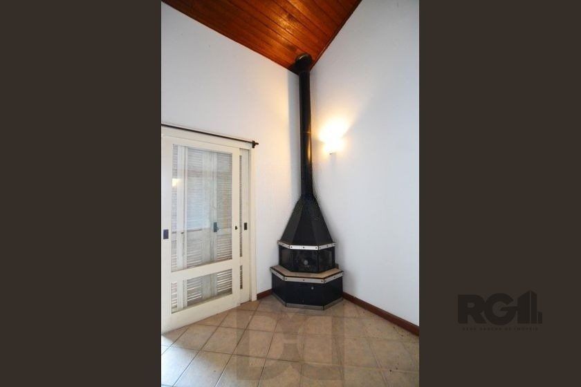 Casa de 200m² - 4 dormitórios, 4 vagas no bairro Espírito Santo — foto 3