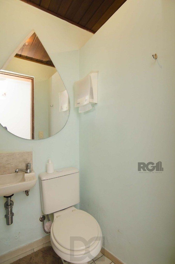 Excelente casa de 116m² com 2 dormitórios no bairro Cidade Baixa. — foto 8