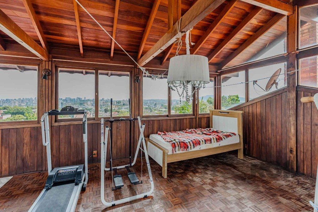 Casa com 234m², 3 dormitórios, 3 vagas no bairro Partenon — foto 24
