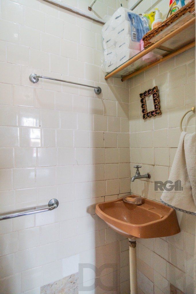 Casa de 2 Dormitório(s) Bairro Nonoai - Porto Alegre — foto 14