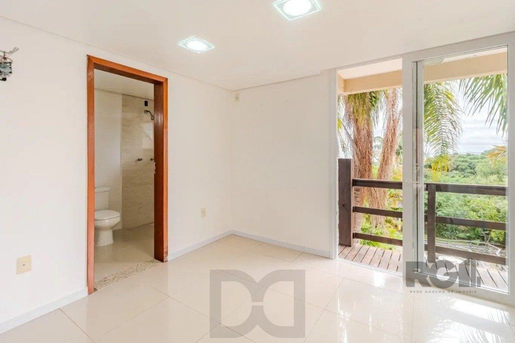 Casa com 3 dormitórios no bairro Jardim Isabel — foto 4