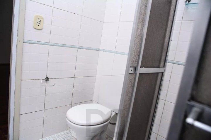 Apartamento de 1 dormitório, com 40 m², no bairro Teresópolis. — foto 13