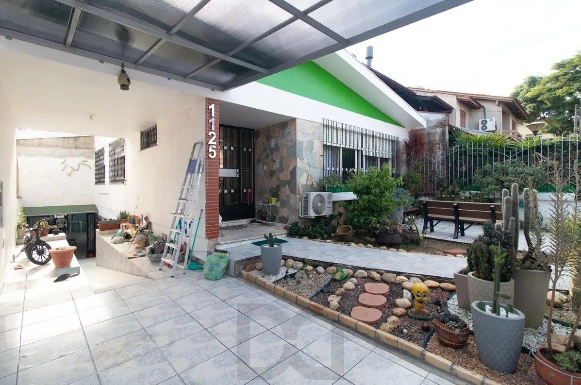 Casa com 4 dormitórios e energia solar no bairro Nonoai. — foto 30