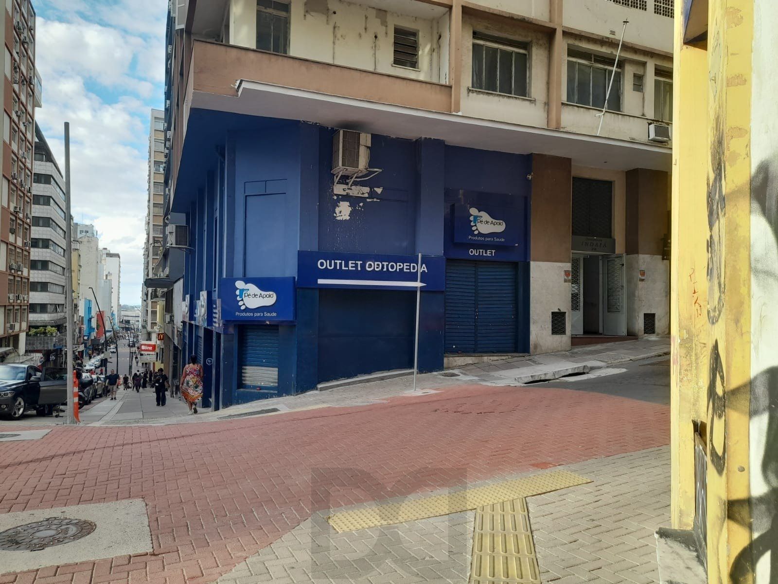Apartamento com 3 dormitórios no bairro Centro Histórico — foto 4