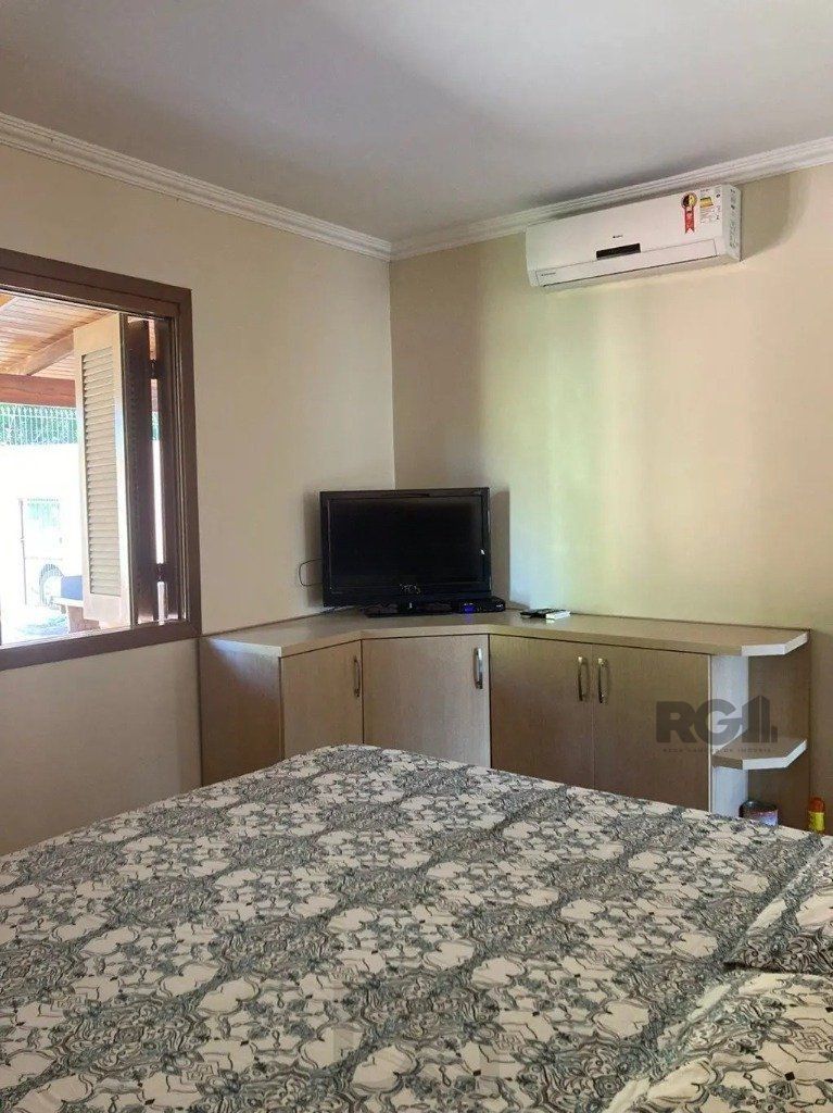 Casa com 3 dormitórios no bairro Lomba do Pinheiro — foto 8