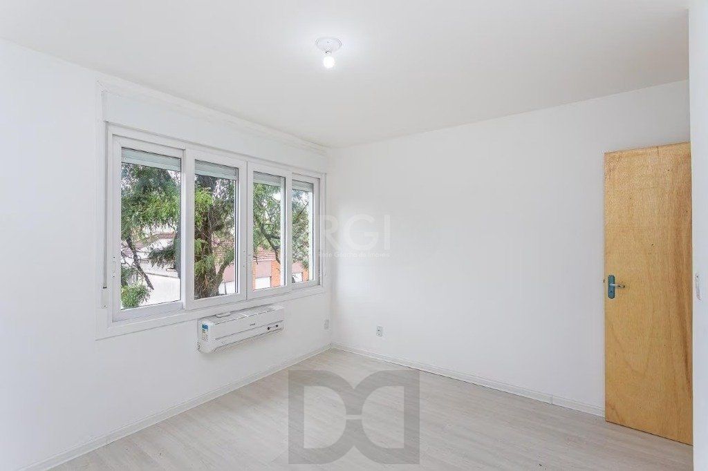 Cobertura de 140m² - 3 dormitórios, 2 banheiros, terraço com churrasqueira e 1 vaga de garagem no Bom Jesus — foto 8