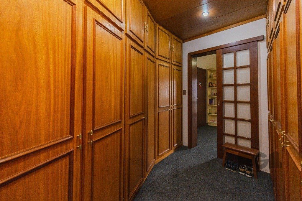 Casa com 4 dormitórios no bairro Morro Santana — foto 12