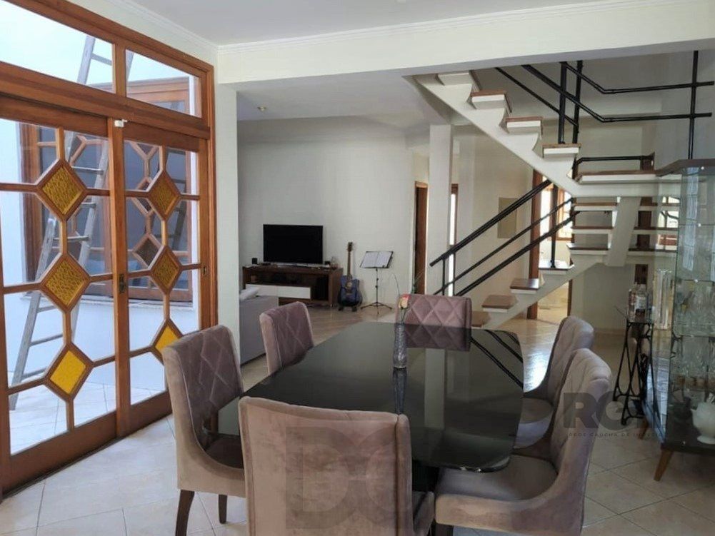 Casa 234m² - 3 dormitórios, 1 suíte e vaga para 6 carros no Jardim São Pedro — foto 2