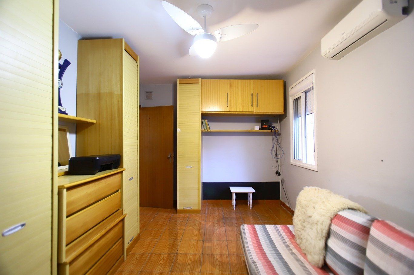 Casa com Edícula nos fundos, total de 5 dormitórios no Bairro gloria. — foto 12