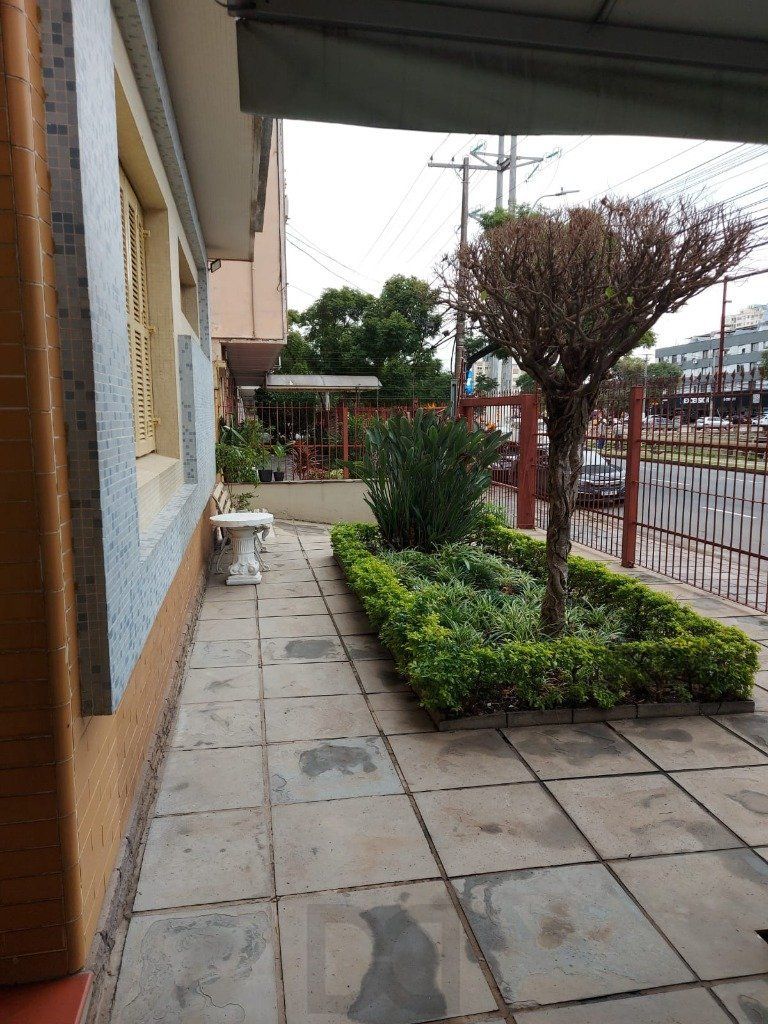 Apartamento 2 dormitórios, próximo da UFRGS, PUC, Ernesto Dorneles e trasporte público. — foto 23