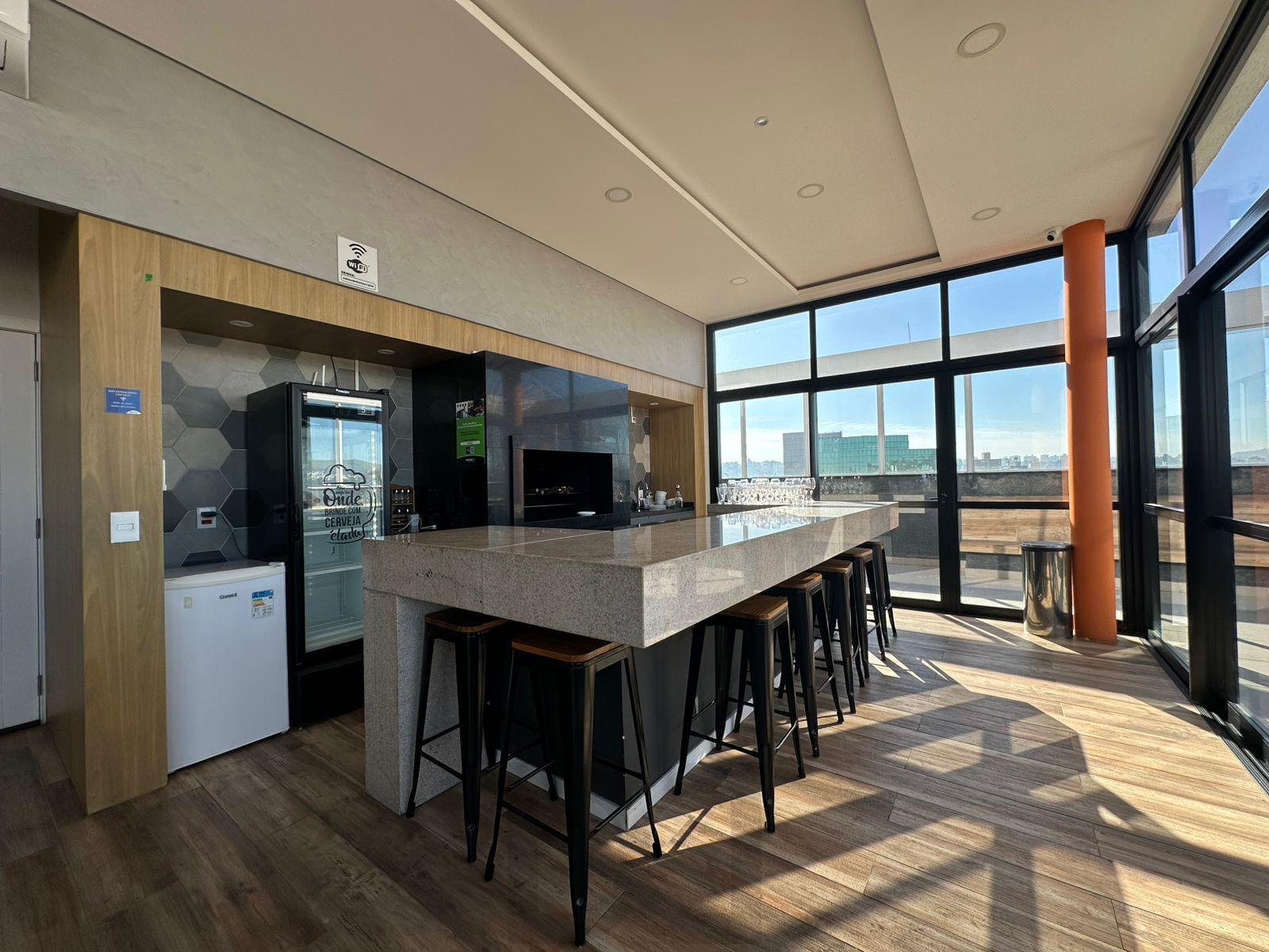 Apartamento Mobiliado e Reformado com Closet, Churrasqueira e Infraestrutura Completa no Centro de Porto Alegre — foto 17