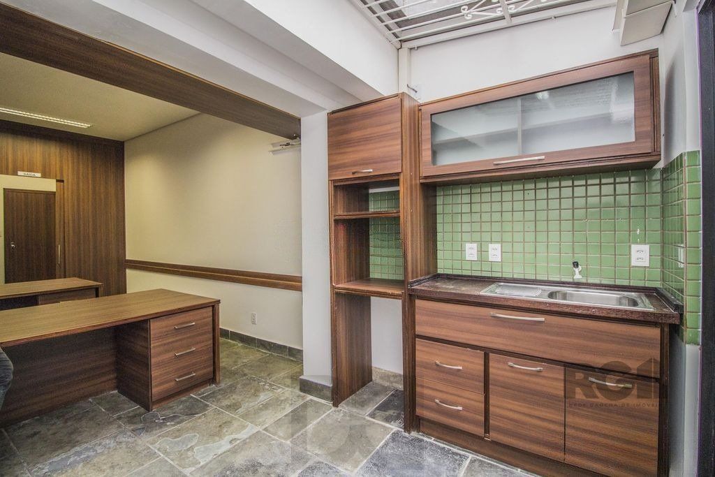 Sala comercial de 44,10m², semi mobiliada, no bairro Independência — foto 6