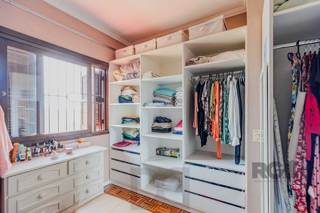 Casa com 234m², 3 dormitórios, 3 vagas no bairro Partenon — foto 17