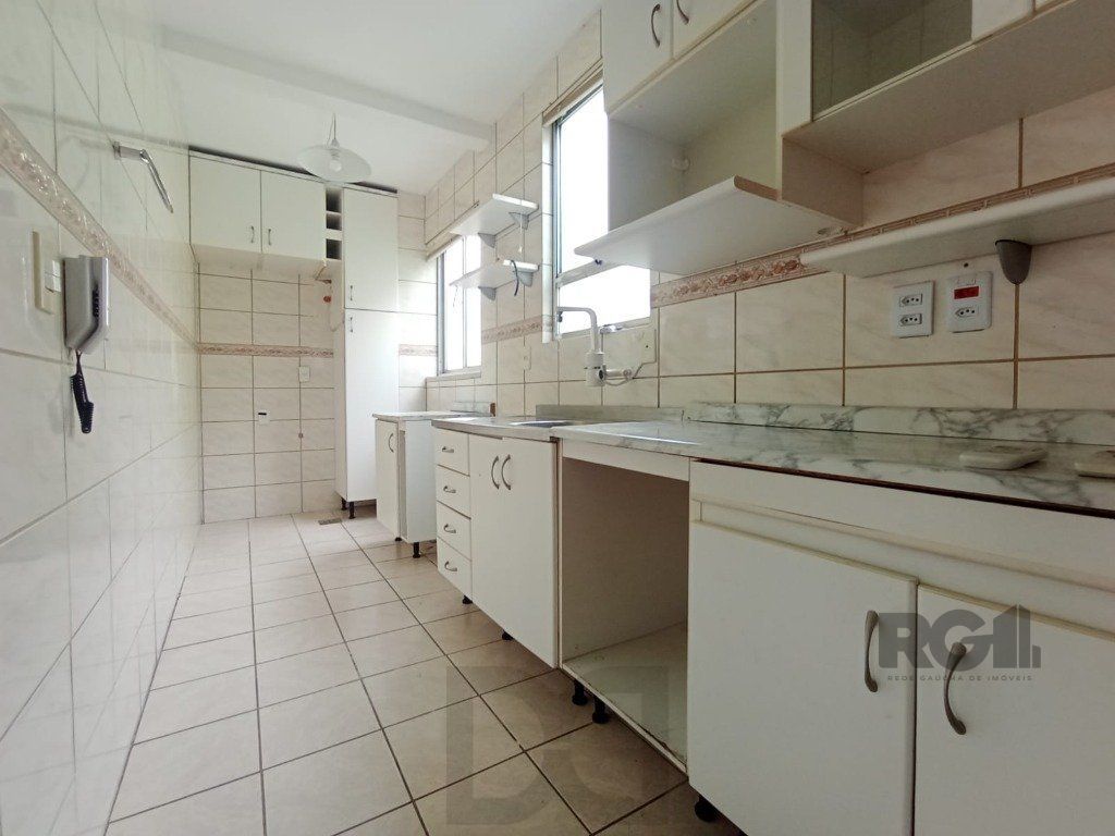 Duplex 2 dormitórios 1 vaga coberta em frente ao parque marinha do Brasil no Praia de Belas — foto 4