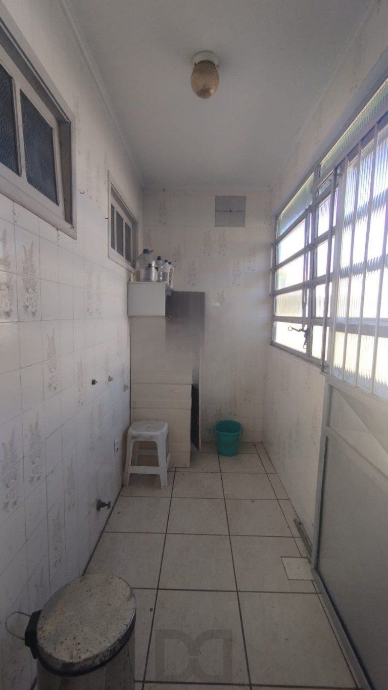 Casa com 4 quartos e 257m² à venda em Guarujá, Porto Alegre. — foto 12