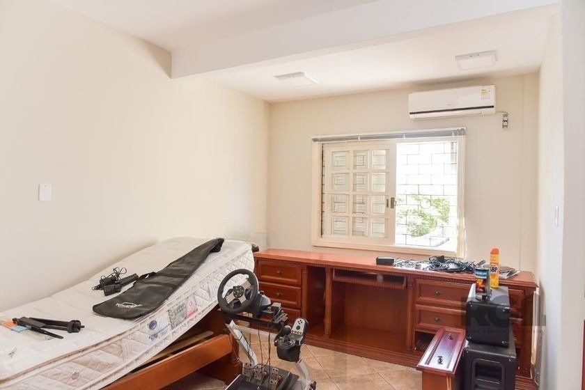 Casa de 197m² - 5 dormitórios, 3 vagas no bairro Rubem Berta — foto 27