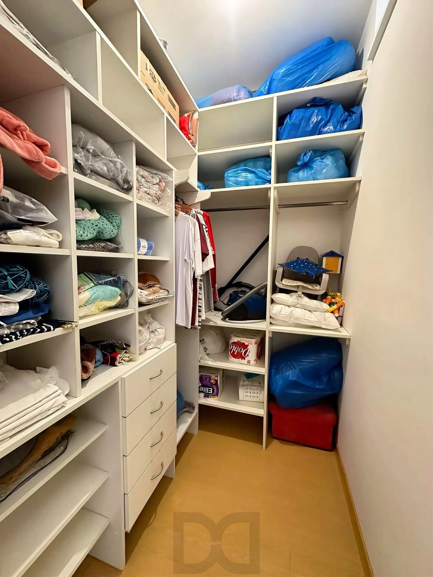 Casa com 4 dormitórios e 309m² à venda em Floresta, Porto Alegre. — foto 23