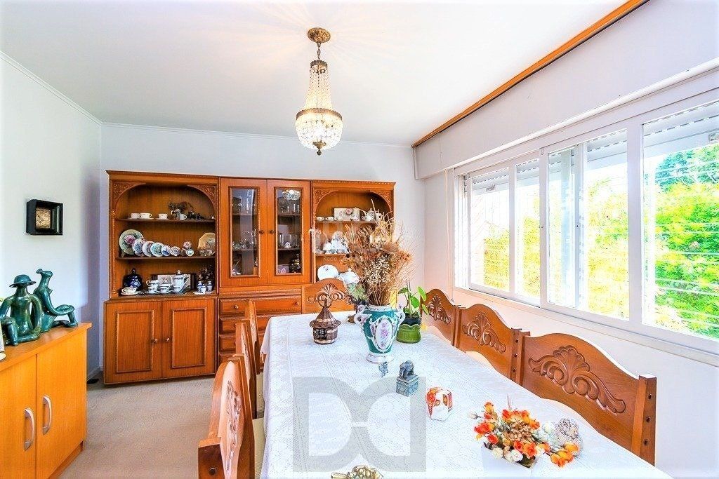 Casa de 424m² no Bairro Chácara Das Pedras — foto 6