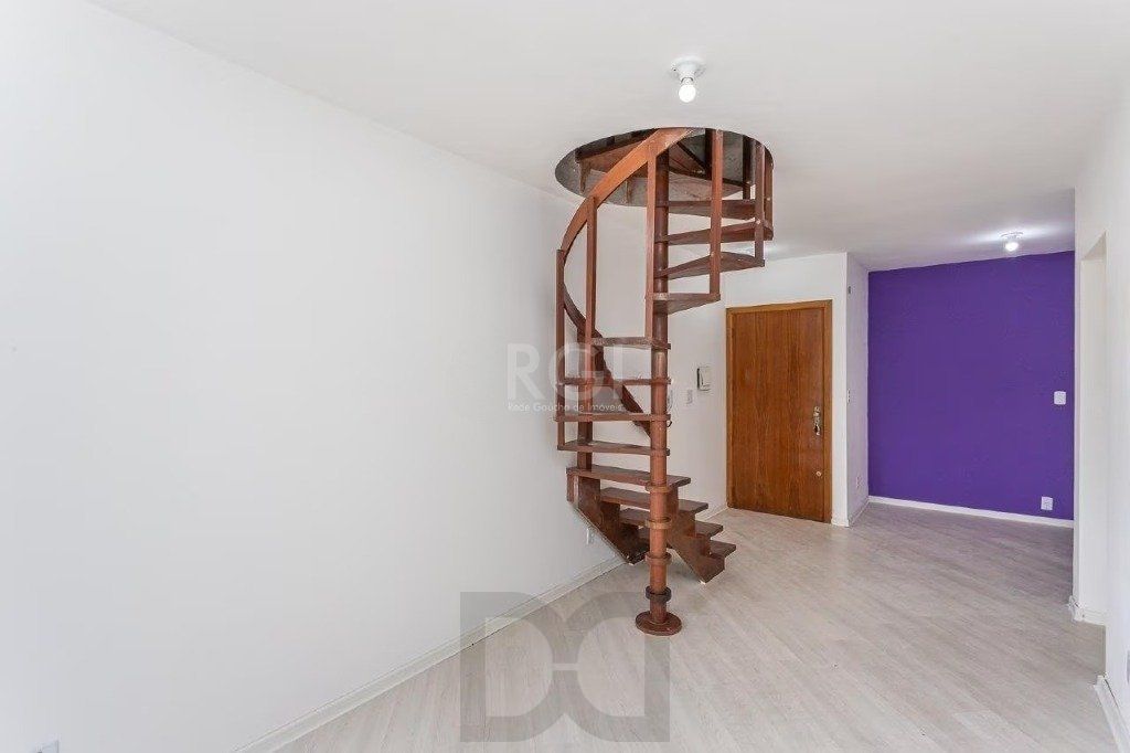 Cobertura de 140m² - 3 dormitórios, 2 banheiros, terraço com churrasqueira e 1 vaga de garagem no Bom Jesus — foto 3