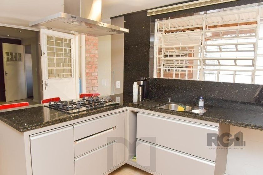 Casa de 197m² - 5 dormitórios, 3 vagas no bairro Rubem Berta — foto 19