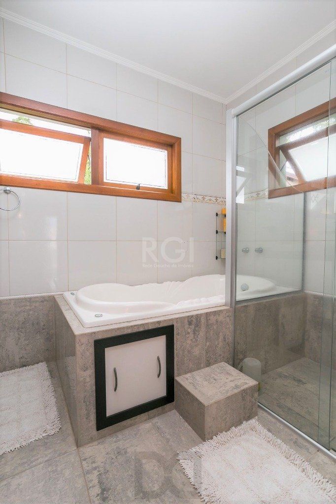Casa para Venda - 279m², 3 dormitórios, sendo 1 suites, 4 vagas - Teresópolis — foto 21