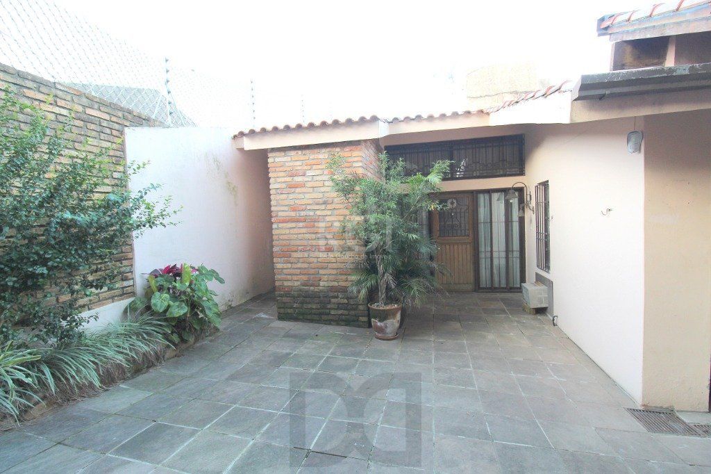 Casa para Venda - 100m², 3 dormitórios, 3 vagas - Nonoai — foto 2