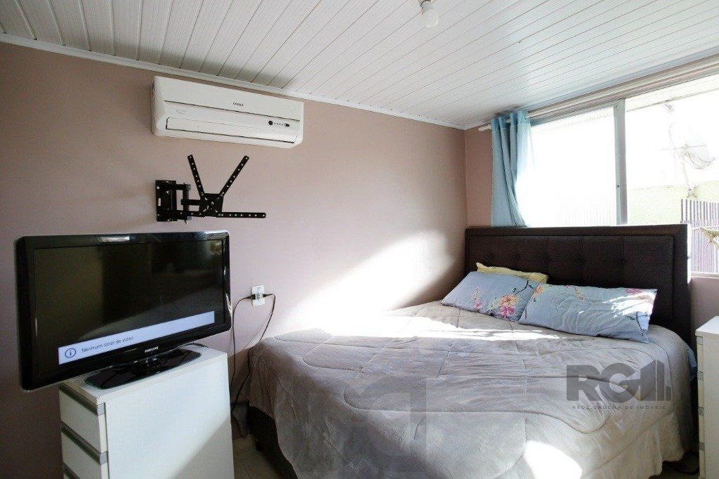 Excelente casa de 235m² com 4 dormitórios e 3 vagas no bairro Azenha. — foto 19