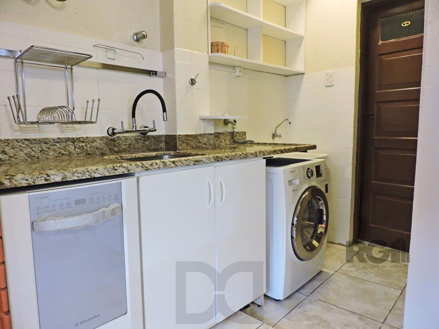 Casa 4 Dormitórios Bairro Gloria — foto 11