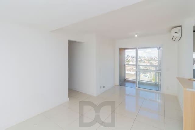 Apartamento de 2 dormitórios à venda em São Geraldo, Porto Alegre. — foto 1