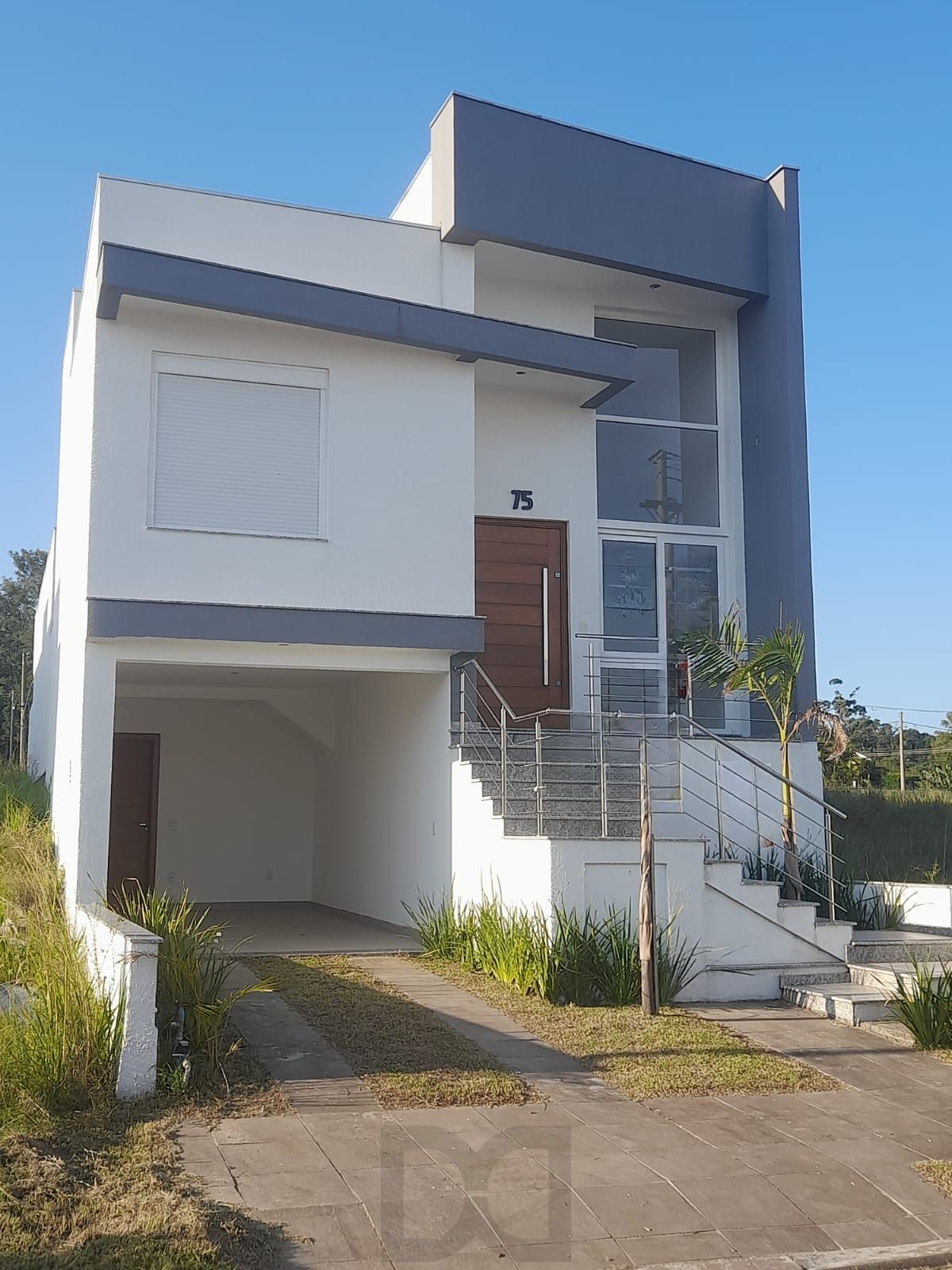 Casa de 3 dormitórios no bairro Hípica — foto 1