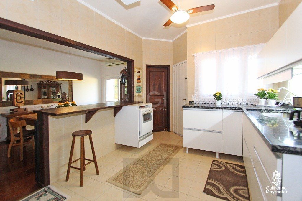 Casa para Venda - 240m², 5 dormitórios, sendo 1 suites, 3 vagas - Menino Deus — foto 16