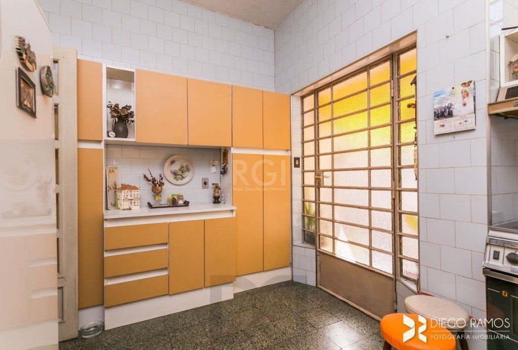 Casa para Venda - 198m², 3 dormitórios, sendo 1 suites, 4 vagas - Petrópolis — foto 21