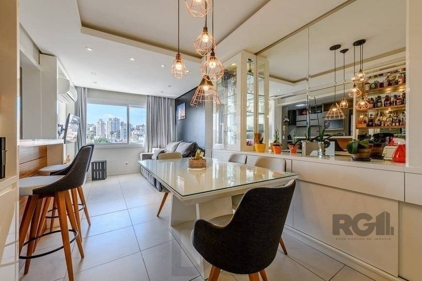 Apartamento 68 m² mobiliado, 2 dormitórios, sendo 1 suíte e 1 vaga. — foto 1