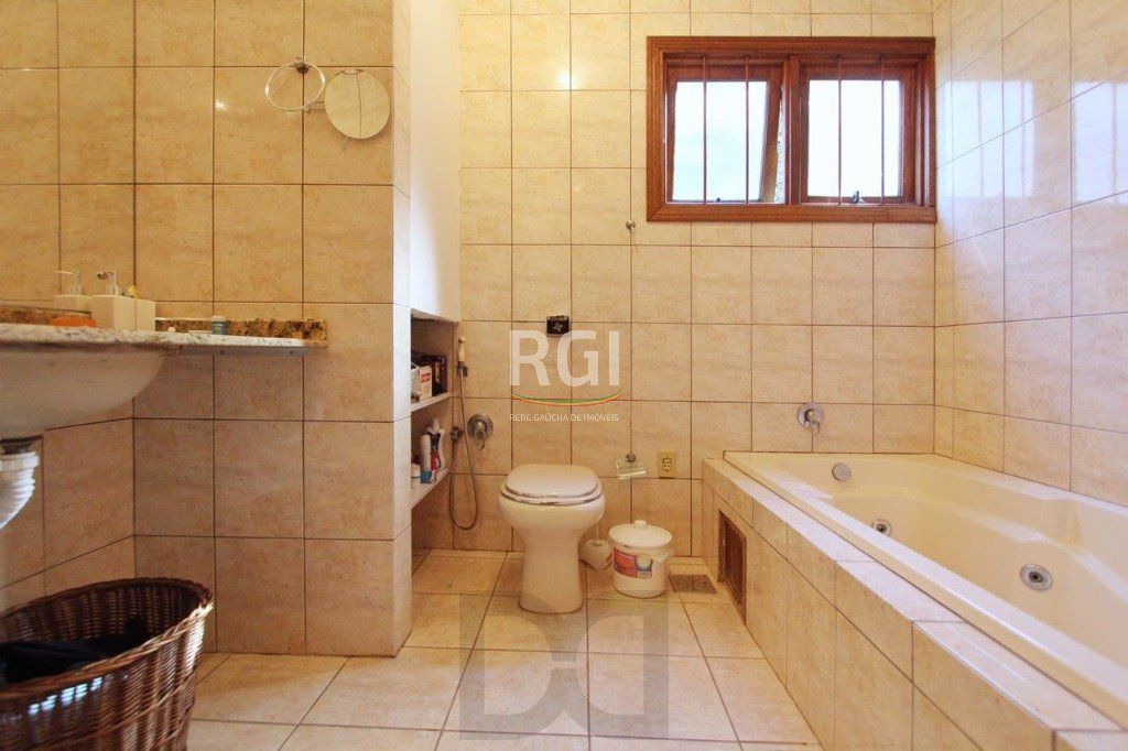 Casa para Venda - 269.06m², 4 dormitórios, sendo 2 suites, 5 vagas - Teresópolis — foto 28