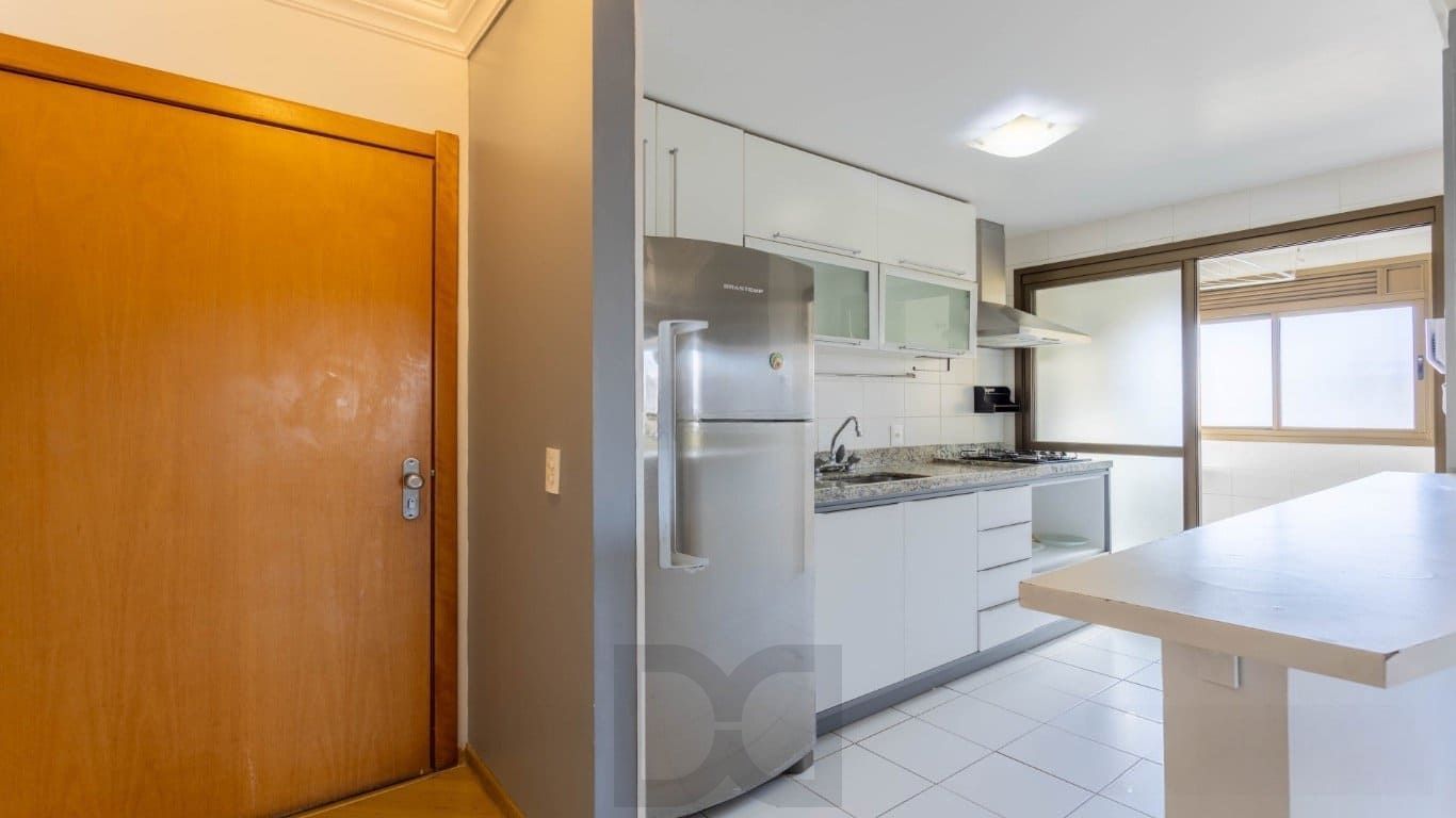 Apartamento de 2 dormitorios à venda em Passo da Areia, Porto Alegre. — foto 3
