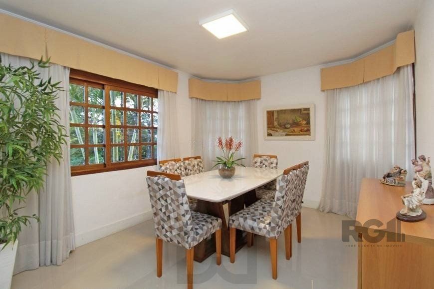 Casa 245m² - 3 dormitórios, 4 vagas no bairro Cavalhada — foto 5