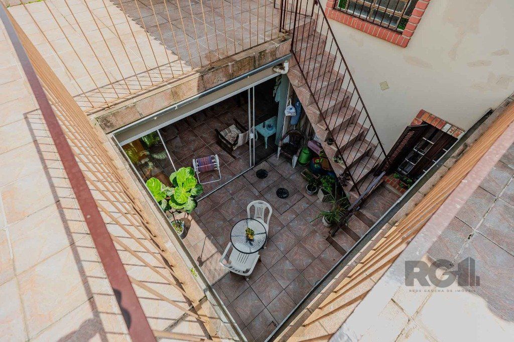 Casa com 234m², 3 dormitórios, 3 vagas no bairro Partenon — foto 35