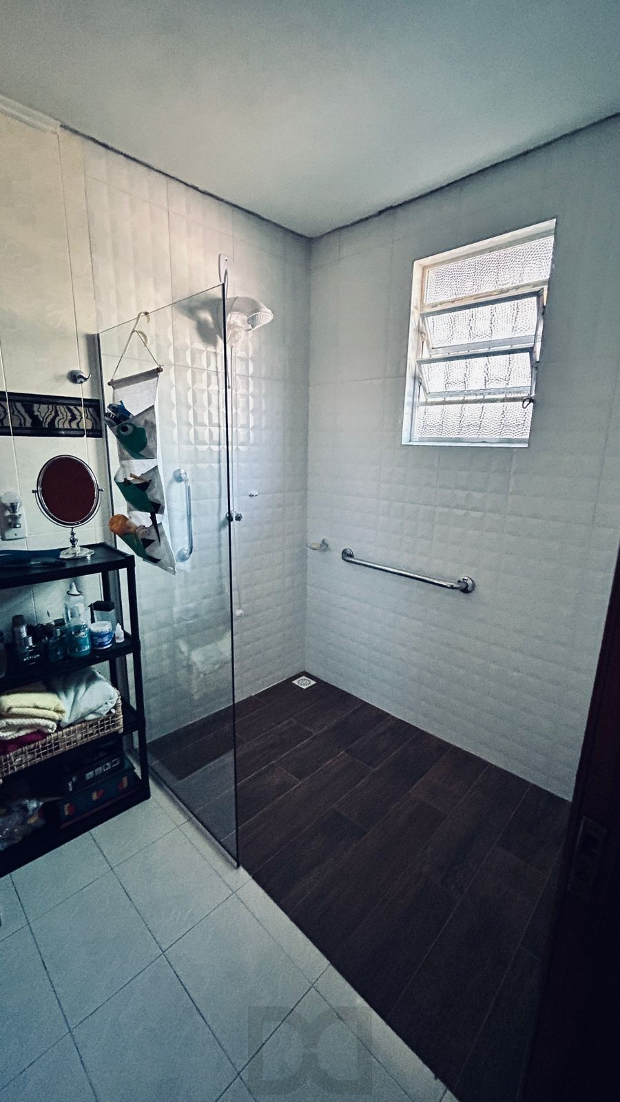 Casa com 2 dormitórios e edícula nos fundos no Bairro Nonoai — foto 7