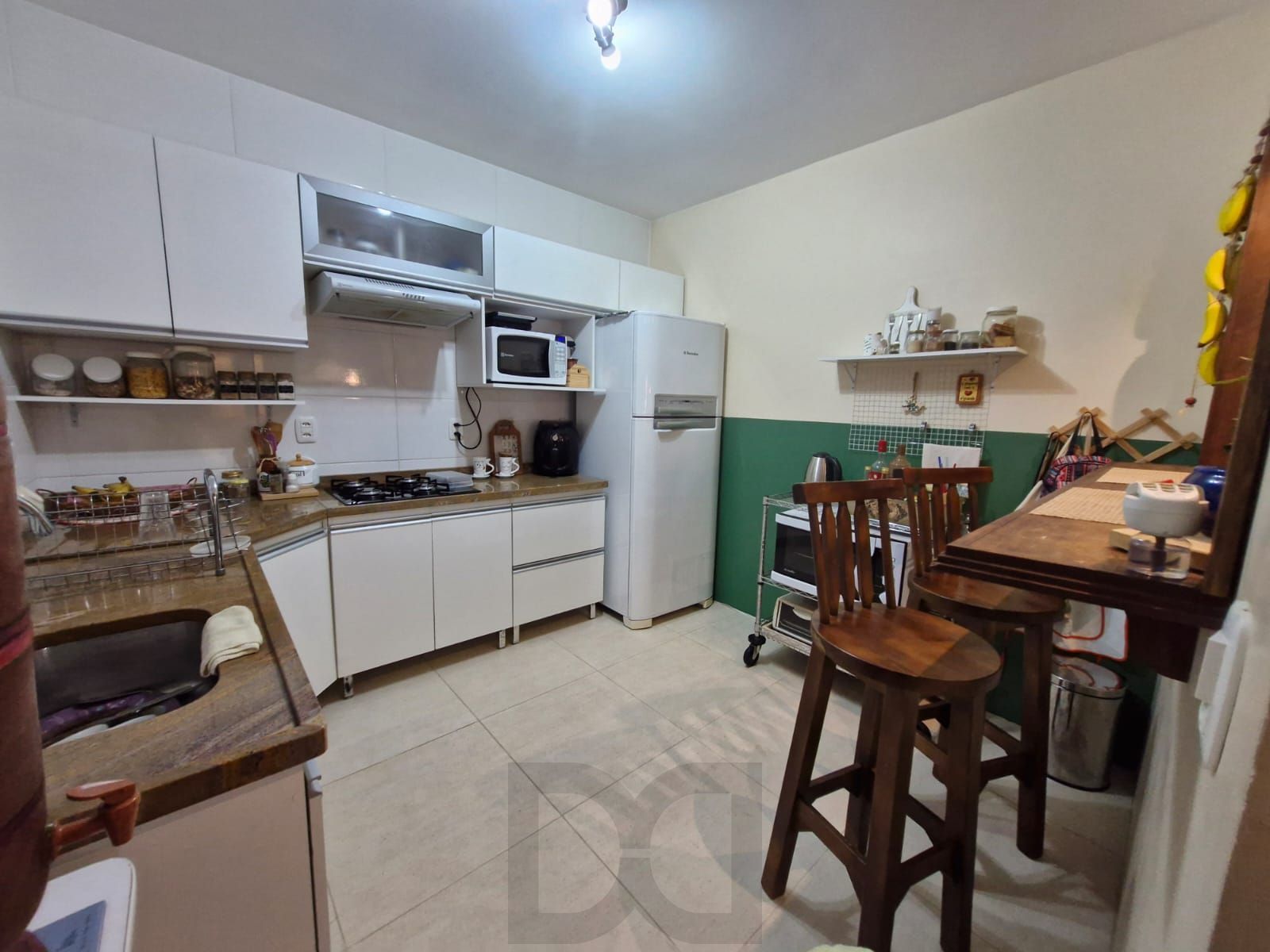 Casa em condomínio no Bairro Medianeira, com 3 dormitórios, sendo 1 suíte, e 1 vaga de garagem. — foto 21