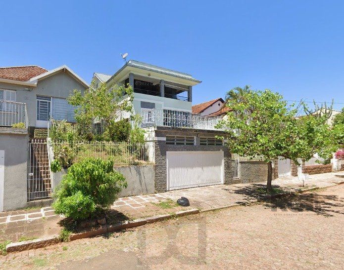 Casa com 167m², 4 dormitórios, 2 suítes, 2 vagas no bairro Santa Tereza — foto 1
