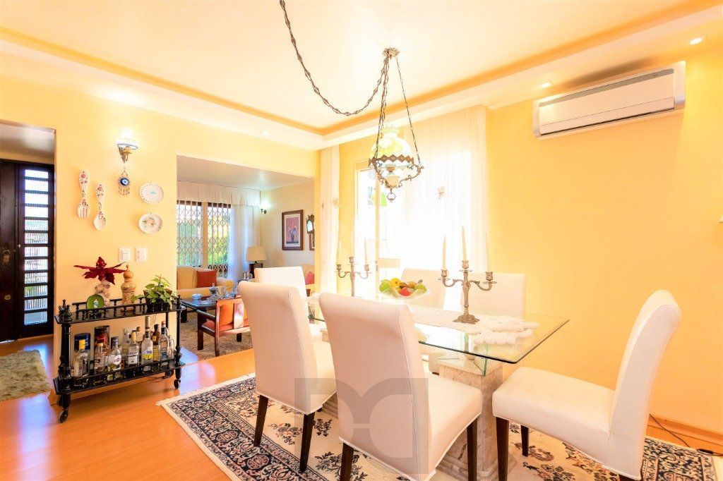 Casa para Venda - 228m², 4 dormitórios, sendo 1 suites, 5 vagas - Teresópolis — foto 8