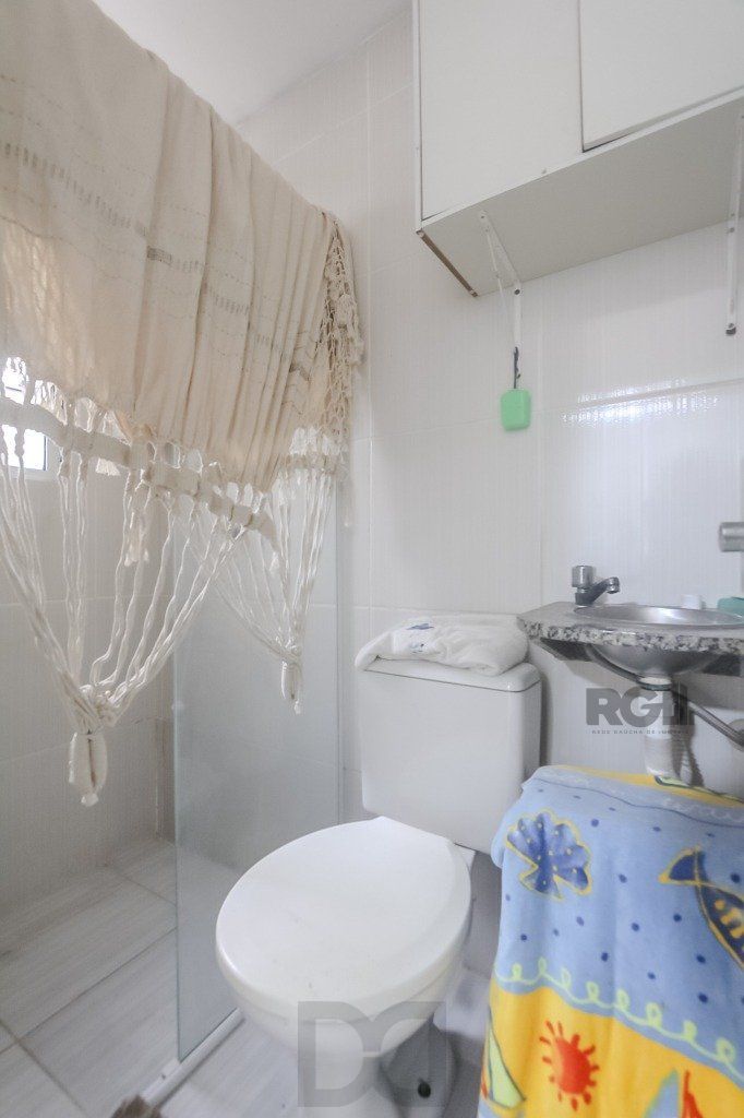 Casa em condomínio, 77m², 2 dormitórios e 2 vagas no bairro Humaitá — foto 7