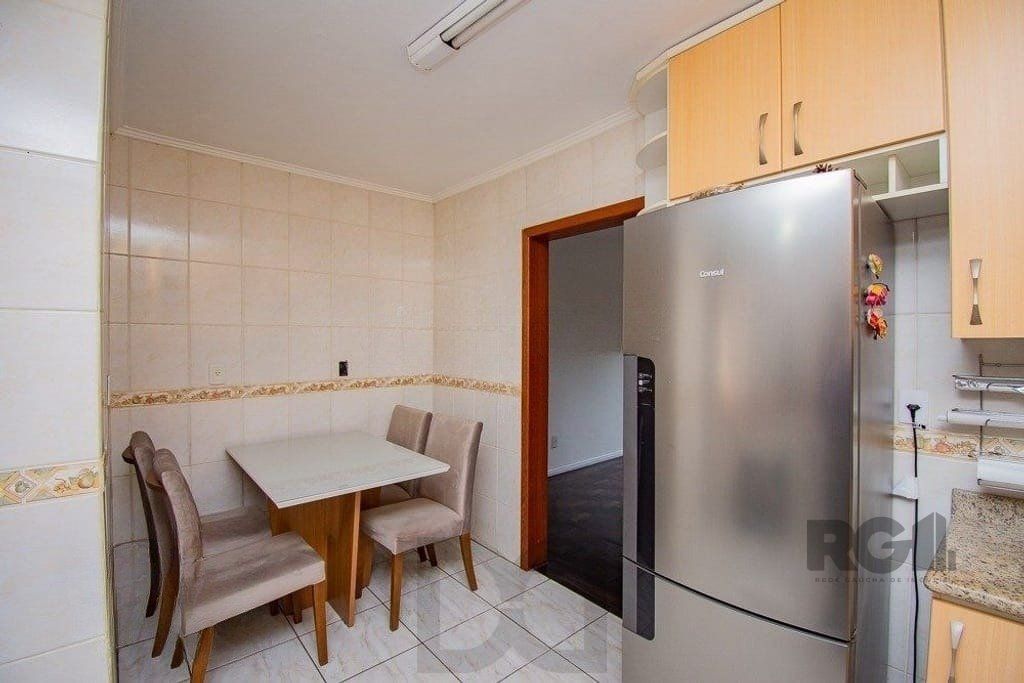 Excelente apartamento de 78m² com 3 dormitórios no bairro Petrópolis. — foto 4