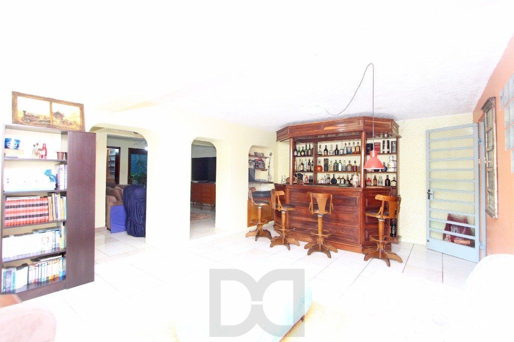 Casa para Venda - 500m², 5 dormitórios, sendo 2 suites, 5 vagas - Menino Deus — foto 31