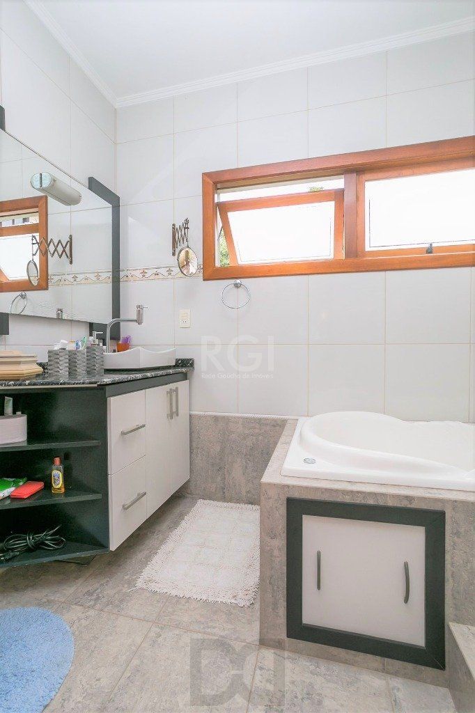 Casa para Venda - 279m², 3 dormitórios, sendo 1 suites, 4 vagas - Teresópolis — foto 20